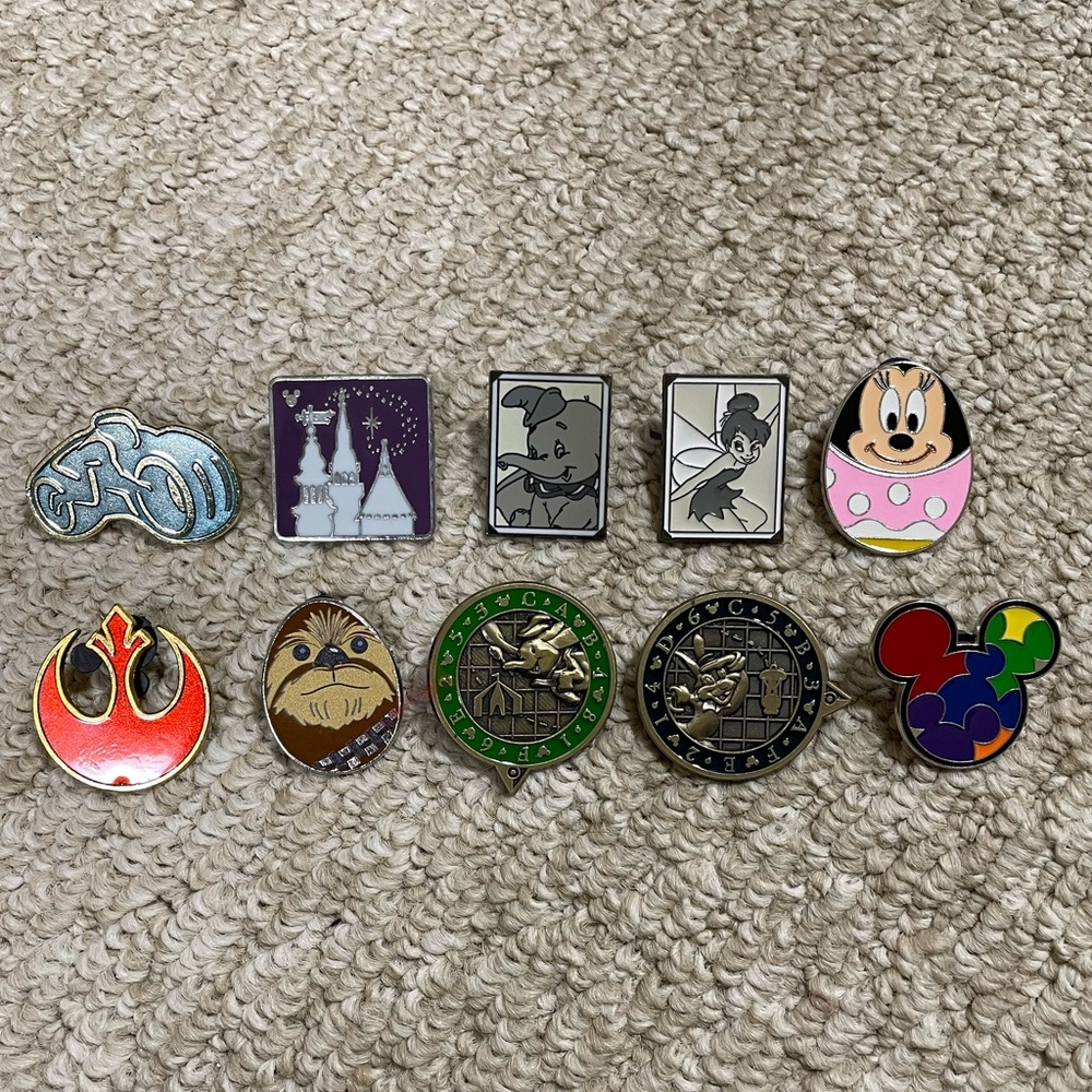 Lot of 10 Disney trading pins
